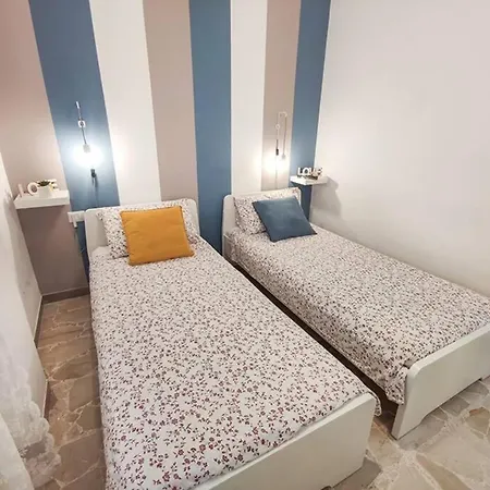 Trilocale Rinascimento Prima Fila Mare