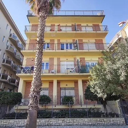 Trilocale Rinascimento Prima Fila Mare Apartamento